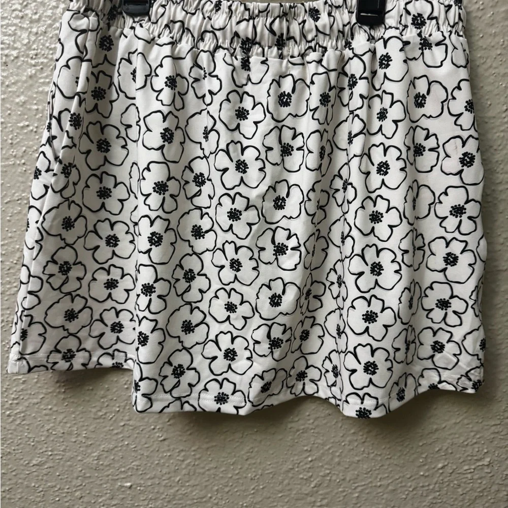 Elegant Floral Women's Mini Skirt